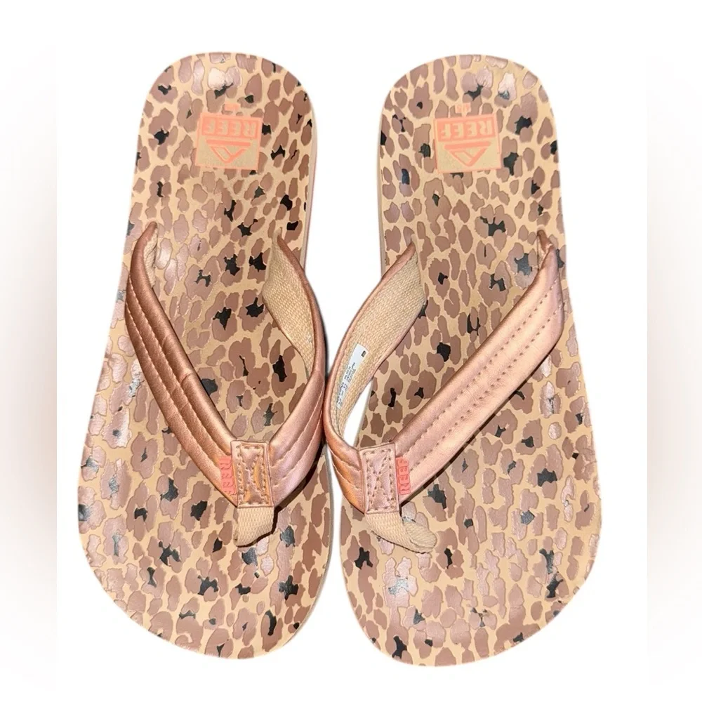 Reef Sandals with Cheetah and Pink Straps Kids Size 4/5